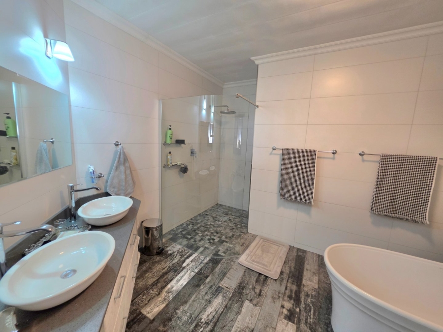 4 Bedroom Property for Sale in Panorama Free State